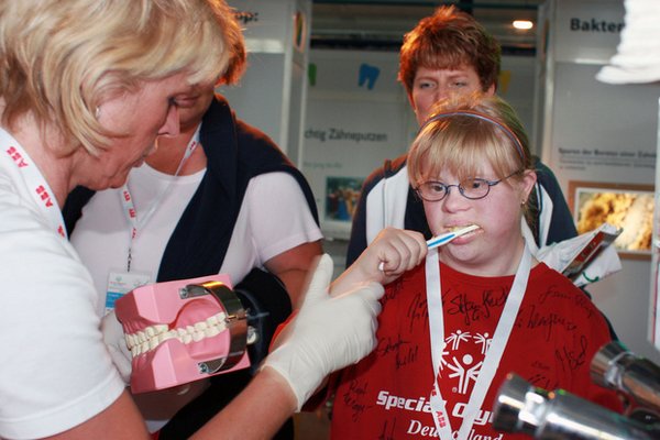 Healthy Athletes - Gesund im Mund bei den Special Olympics Nationalen Spielen Karlsruhe 2008, Foto: ABB