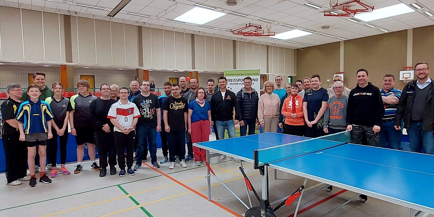 Gruppenfoto Aktionstag "Tischtennis für Alle" am 20.04.2024
